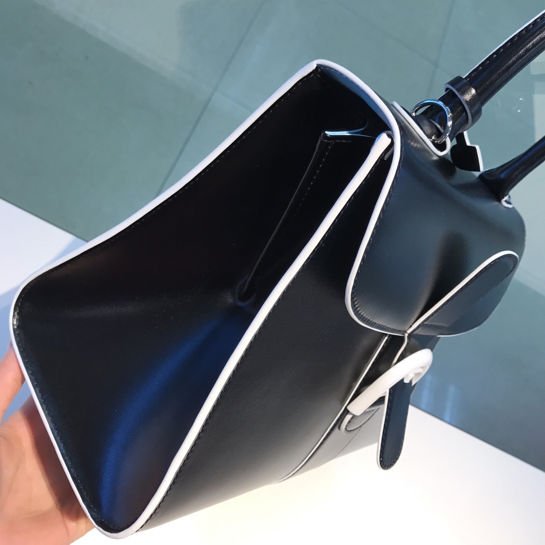 델보 라이닝 클라우즈 MM 브리앙 백